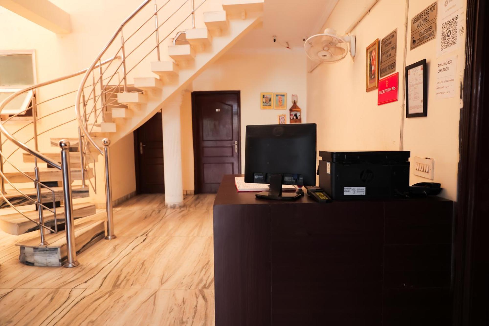 Hotel Green Villa - Near Anand Vihar Station นิวเดลี ภายนอก รูปภาพ