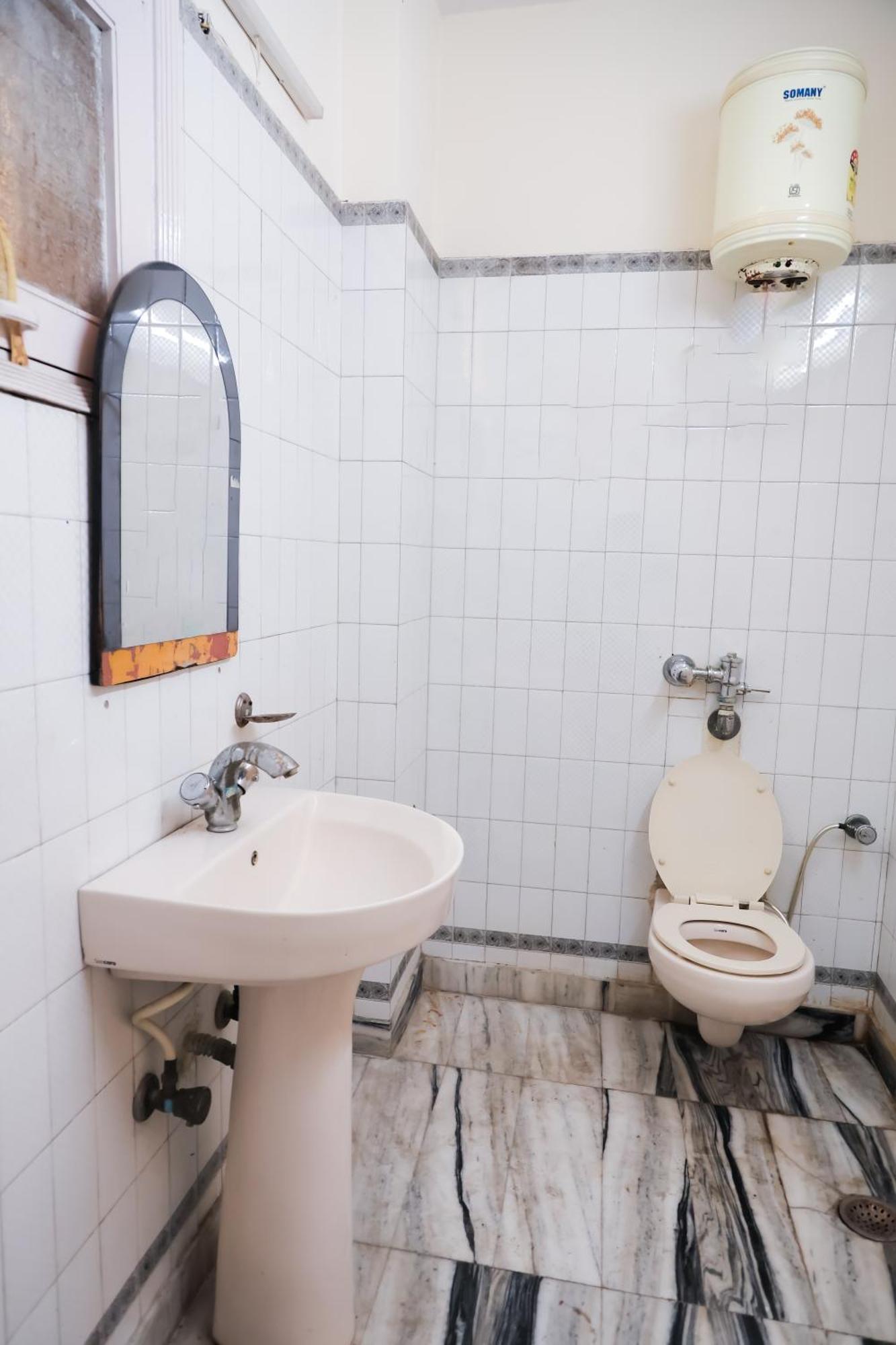 Hotel Green Villa - Near Anand Vihar Station นิวเดลี ภายนอก รูปภาพ